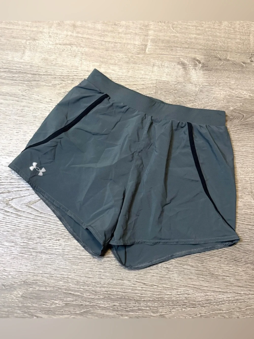 •UNDER ARMOUR• RUNNING SHORTS - Picture 1 of 6
